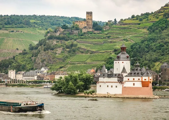 ** Im Weltkulturerbe Nahe Loreley Niederburg